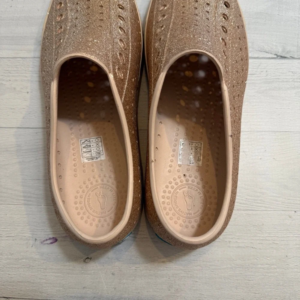 Native Shoes men's Jefferson‎ Bling Slip-On Shoe gold men's 10